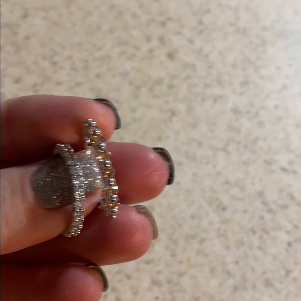 Ring - Picture 2 of 5
